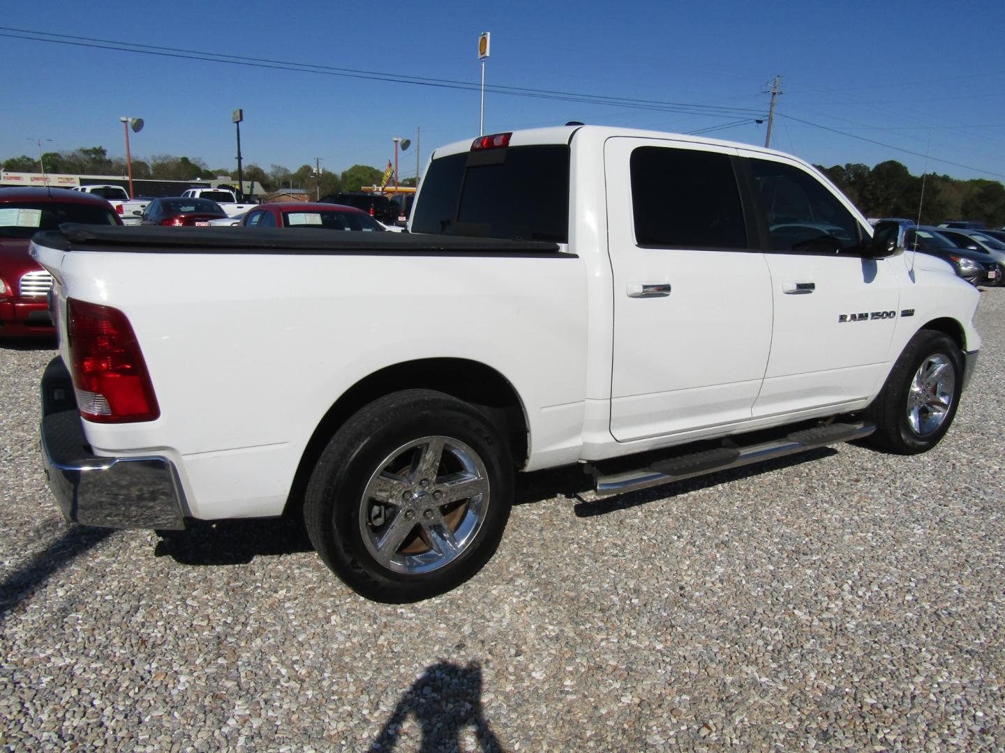 2011 White Dodge Ram 1500 SLT Crew Cab 2WD (1D7RB1CT3BS) with an 5.7L V8 OHV 16V engine, Automatic transmission, located at 15016 S Hwy 231, Midland City, AL, 36350, (334) 983-3001, 31.306210, -85.495277 - Photo#7